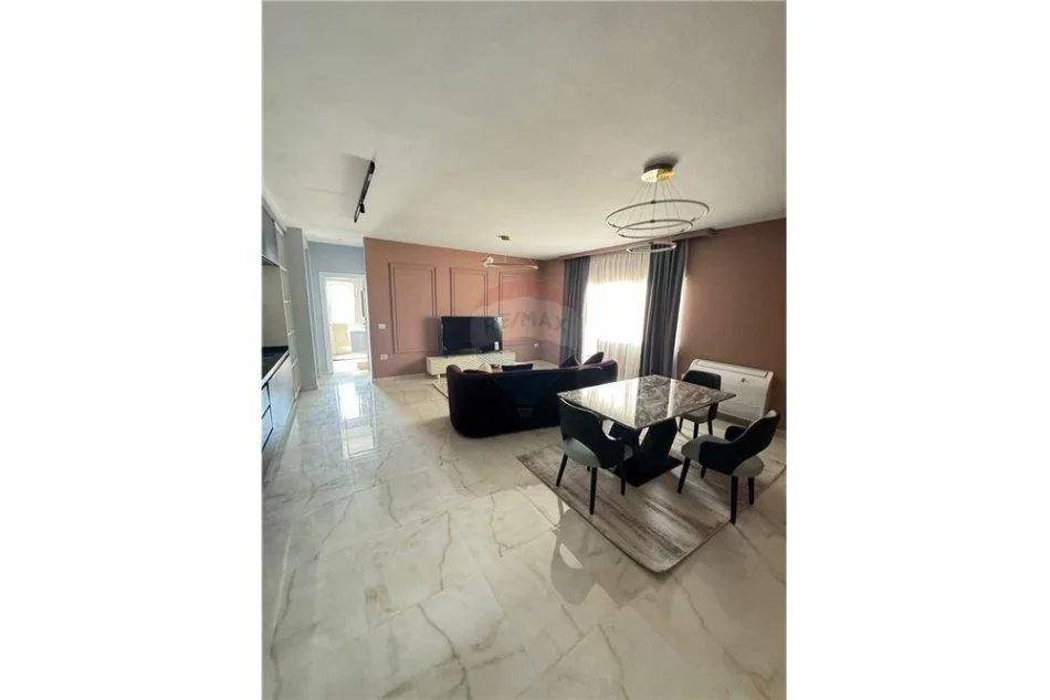 Tirane, jepet me qera apartament 1+1 Kati 2, 80 m² 700 € (Liqeni i Farkes)