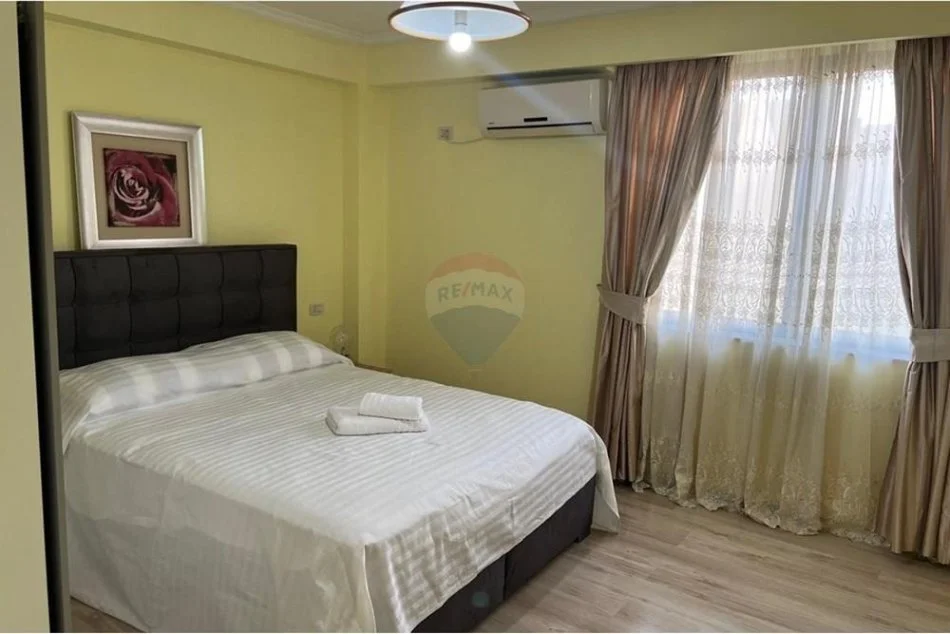Tirane, jepet me qera apartament 3+1 Kati 0, 113 m² 1.000 € (Bulevardi Zogu i Zi)