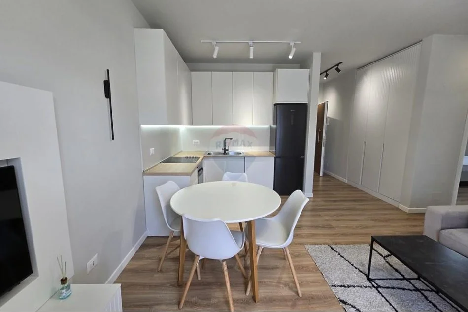 Tirane, jepet me qera apartament 2+1 Kati 3, 120 m² 750 € (Kopshti botanik)