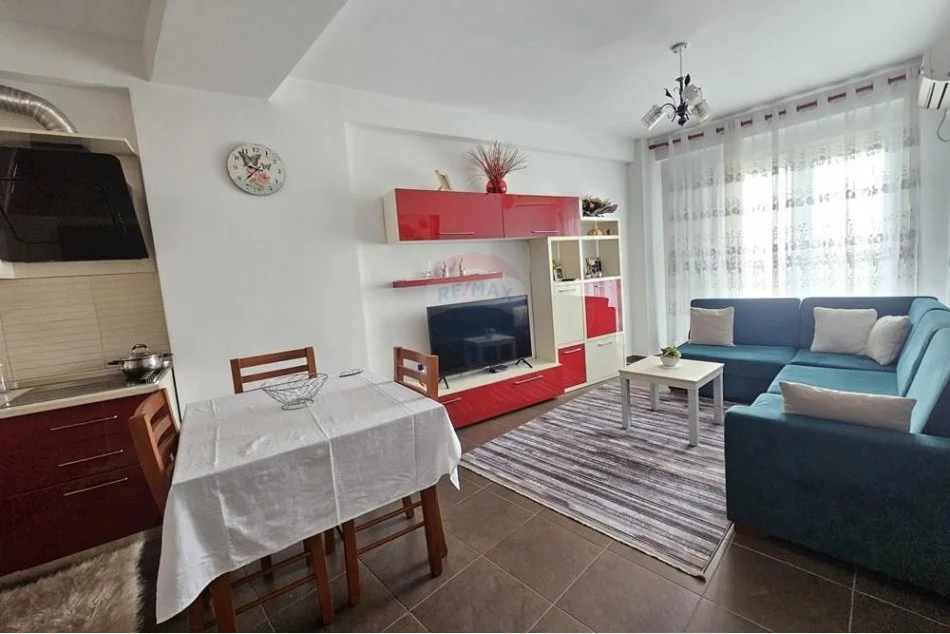 Tirane, jap me qera apartament , 100 m² 451 € (Rruga Pjeter Budi)