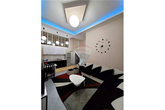 Tirane, jepet me qera apartament duplex 2+1+A Kati 3, 78 m² 350 Euro (rruga Thesarit te Fresku)