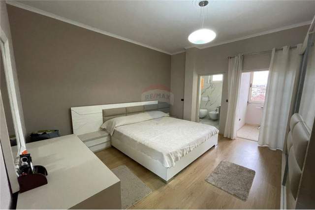 Tirane, shes apartament 2+1+A+BLK Kati 3, 184 m² 127.000 Euro (Kompleksi Grand)