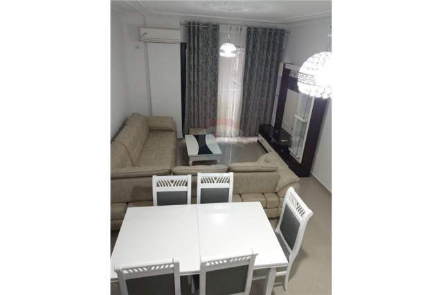 Tirane, jepet me qera apartament 1+1 Kati 7, 69 m² 400 Euro (Rruga e dibres)