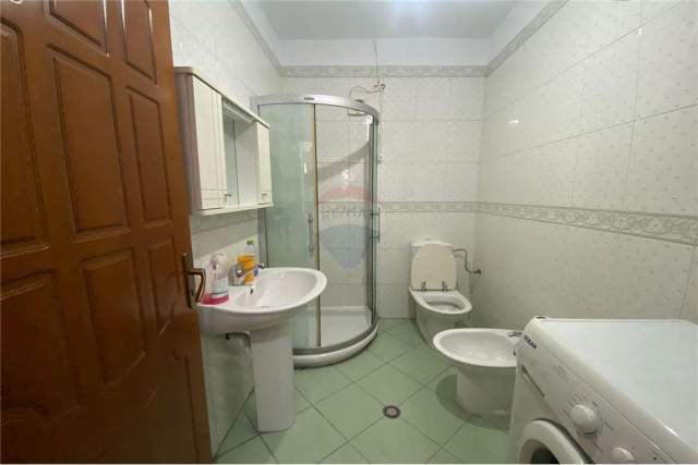 Tirane, jepet me qera apartament 1+1+BLK Kati 2, 55 m² 450  (9-Kateshet)