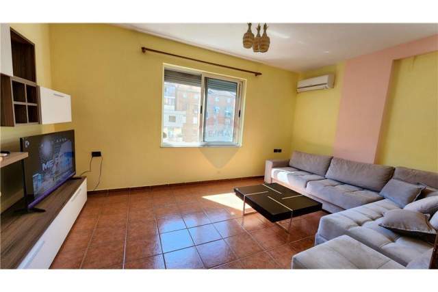 Tirane, shitet apartament 2+1+BLK Kati 5, 81 m² 175.000 Euro (Reshit Collaku)
