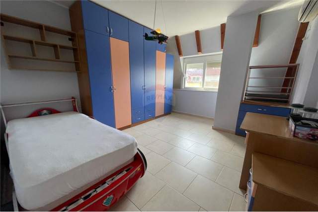 Tirane, jepet me qera apartament 2+1+BLK Kati 7, 130 m² 550 Euro (Liqeni Artificial)