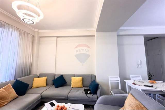 Tirane, jepet me qera apartament 2+1 72 m² 800 Euro