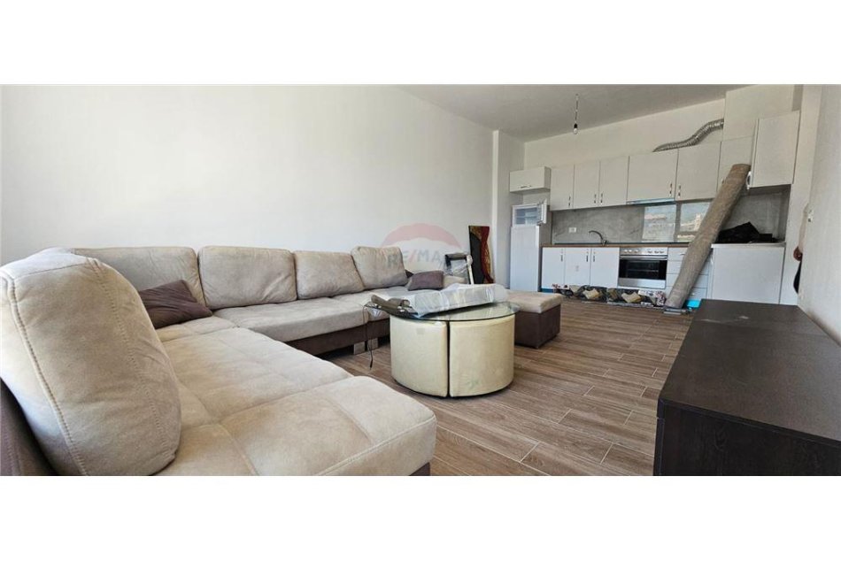 jepet me qera apartament 2+1 Kati 5, 70 m² 450 € (xhanfize keko)