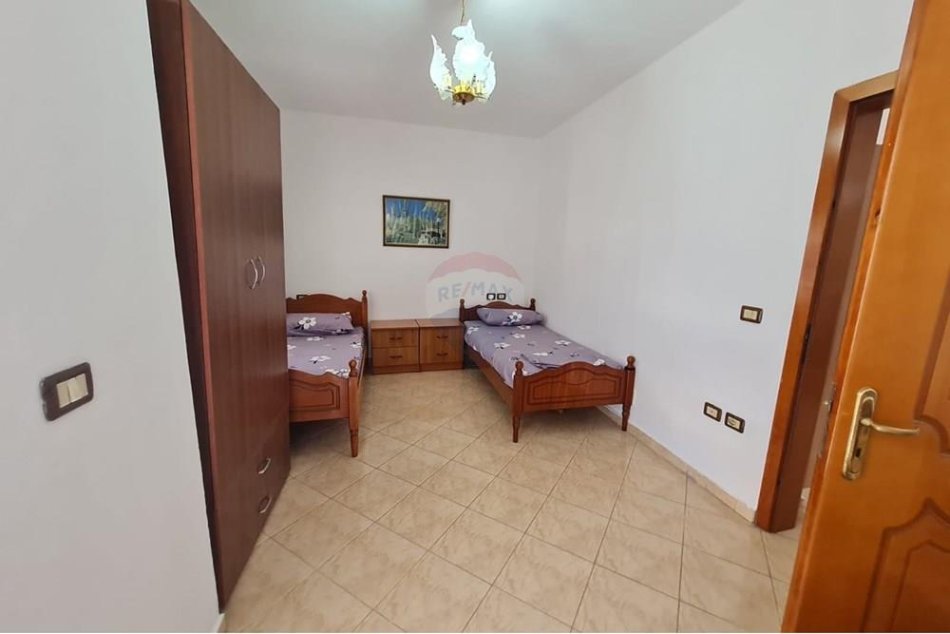 Tirane, jap me qira apartament 2+1+Aneks+Ballkon Kati 5, 95 m² 500 € (Rruga Don Bosko)