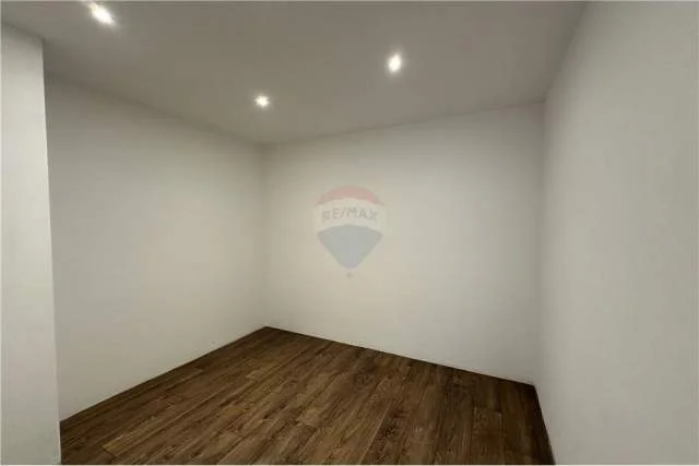 Tirane, shitet apartament 2+1+BLK Kati 5, 130 m² 375.000 Euro (Rruga Barrikada)