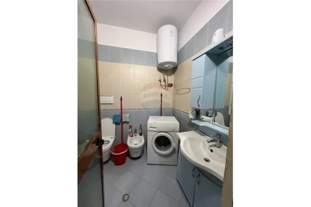 Tirane, jepet me qera apartament 1+1+BLK Kati 4, 60 m² 500 Euro