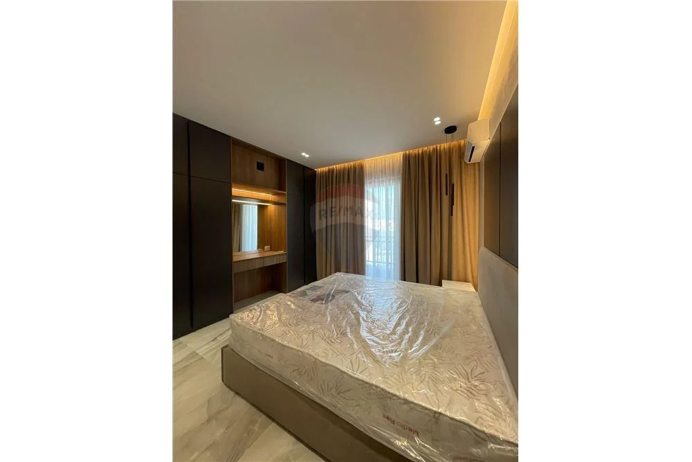 Jepet apartament me qera 2+1 tek  Farmacia 10     800euro