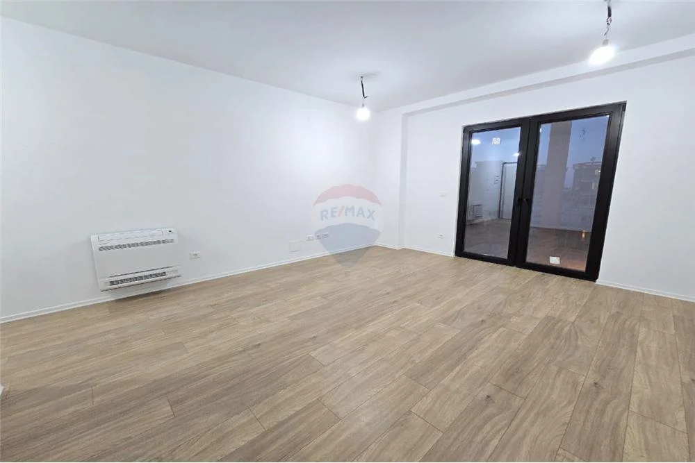 Zyre me Qera, Tirana Garden Building