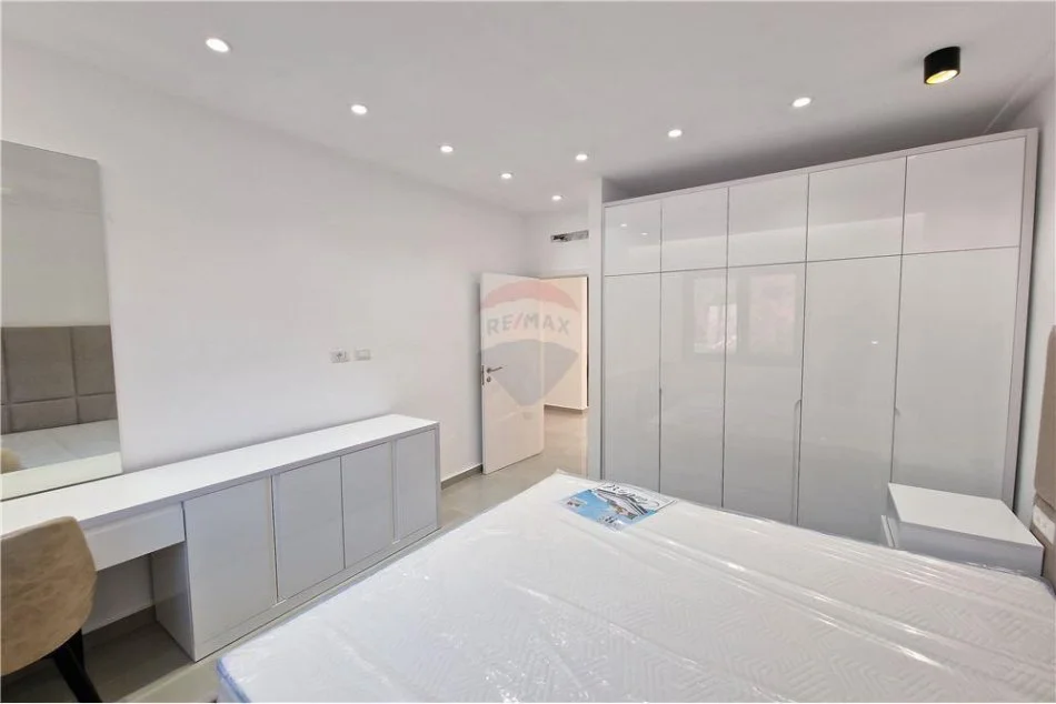 Apartament 2+1 me pamje nga deti ne shitje,Vlore