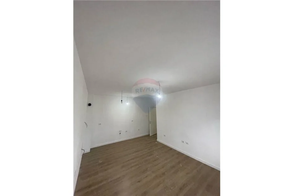 QIRA APARTAMENT 3+1 FUSHA E AVIACIONIT!