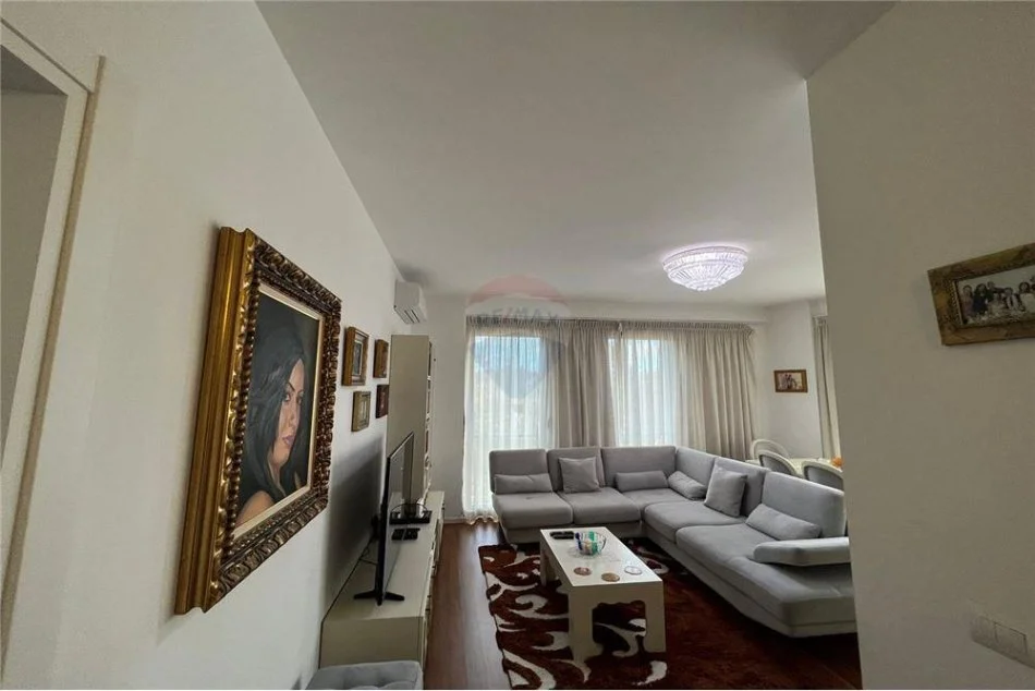 Apartament 2+1+2 me Qera, Rruga e Elbassanit