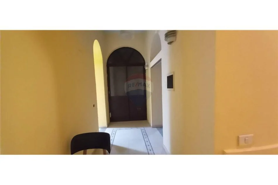 Ambjent Komercial ne Shitje