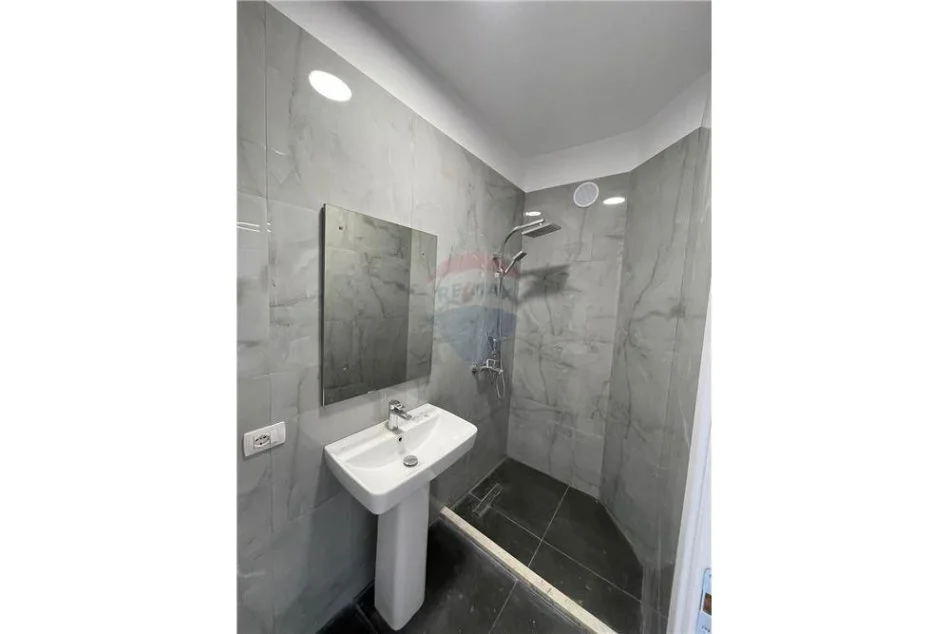 Tirane, shitet apartament 1+1, Kati 4, 36 m2 88,000 € (Komuna e Parisit)