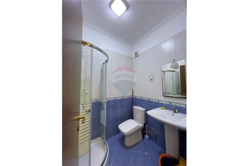 Tirane, jepet me qera apartament 2+1 Kati 2, 90 m² 580 € (Liqeni i Thate)