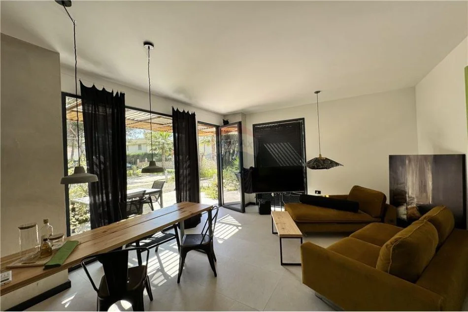 Durres, shitet 1+1 Kati 1, 61 m² 180.000 € (Qerret)