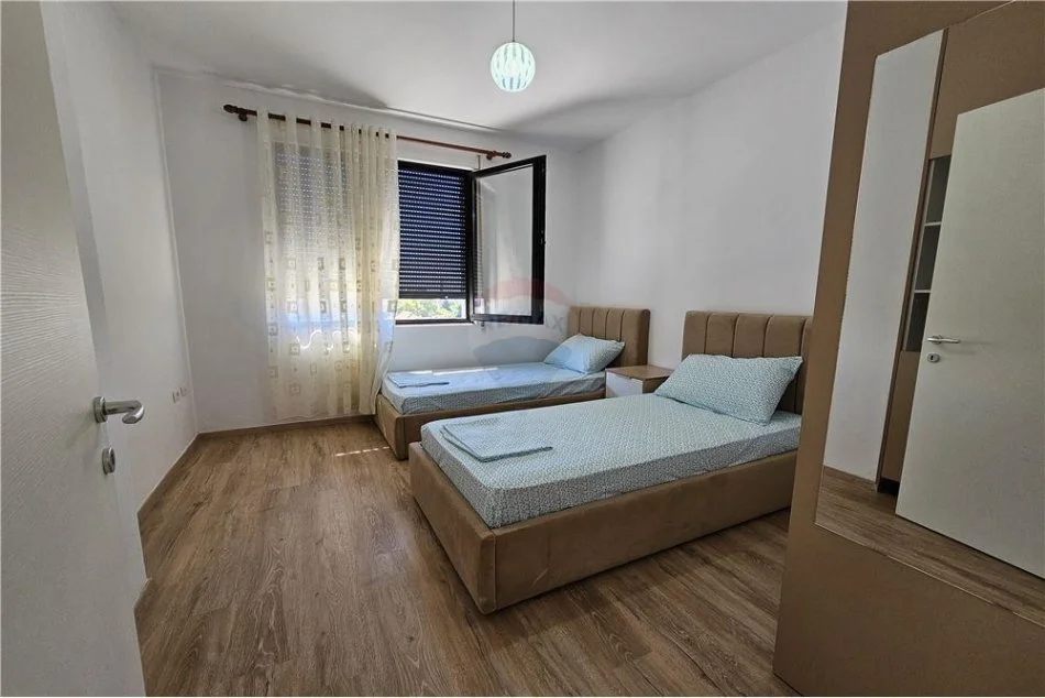 Tirane, jepet me qera apartament 2+1 Kati 4, 100 m² 600 € (Don Bosko)