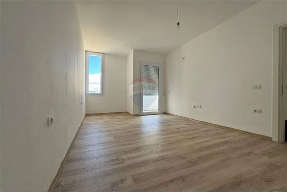 Tirane, jepet me qera apartament 2+1 Kati 2, 82 m² 390 € (Benjamin Kruta)