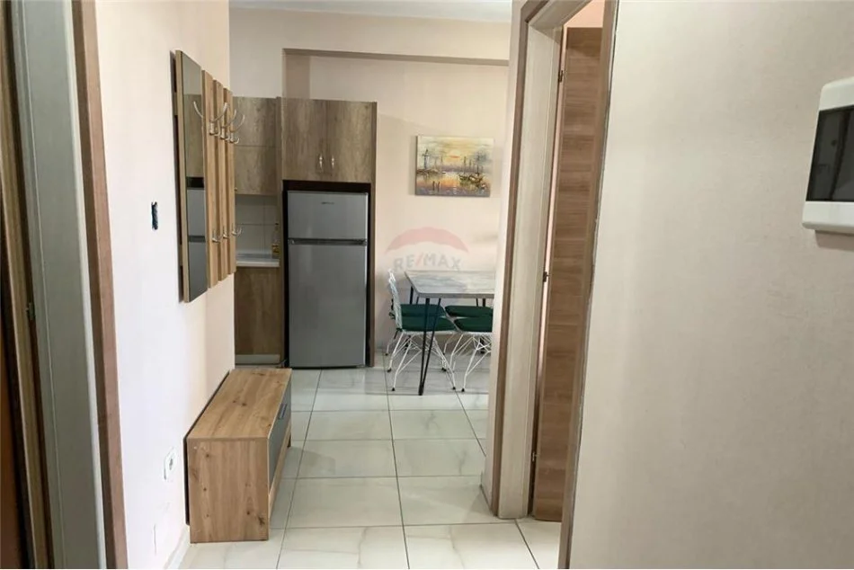 Tirane, jepet me qera apartament 1+1+Ballkon Kati 7, 50 m² 430 € (Rruga Sokrat Miho - Kompleksi Fratari - Astir, Shqipëri)