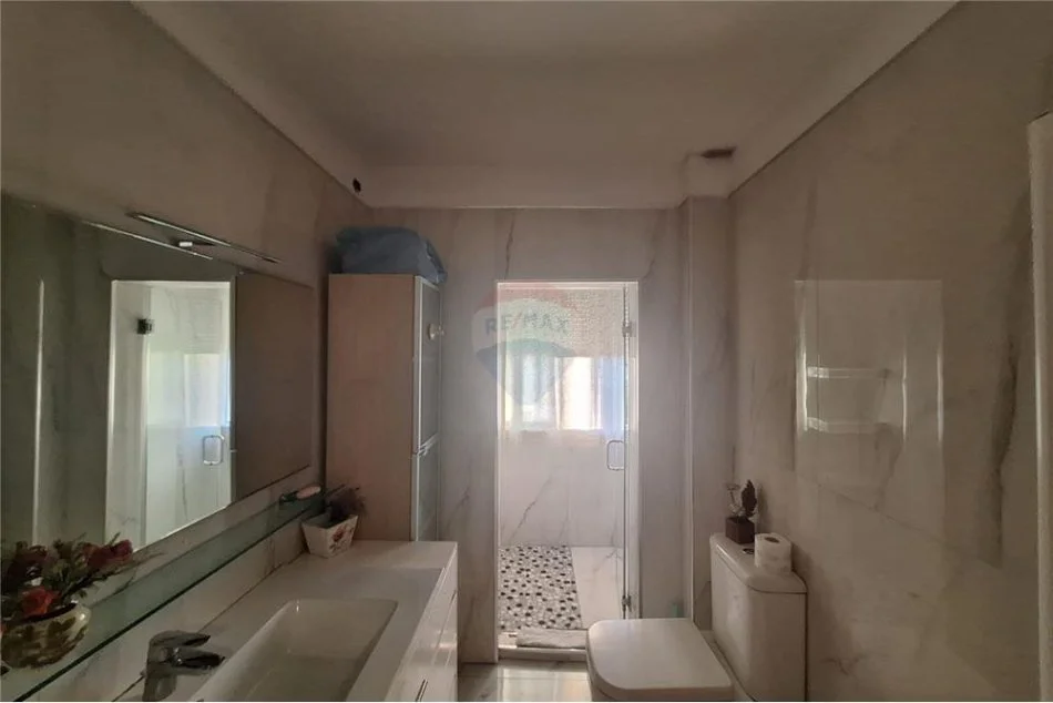 Tirane, jepet me qera apartament 2+1 Kati 5, 104 m² 520 € (Rruga Kongresi i Manastirit)