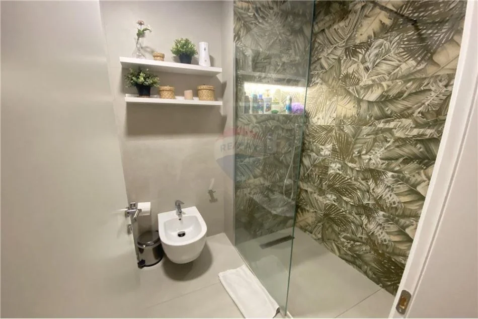 Tirane, jepet me qera apartament 2+1 Kati 2, 111 m² 800 € (Komuna e Parisit)