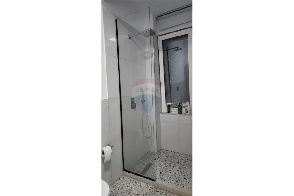 Tirane, jepet me qera apartament 2+1 Kati 1, 99 m² 550 € (Rruga Fuat Toptani)