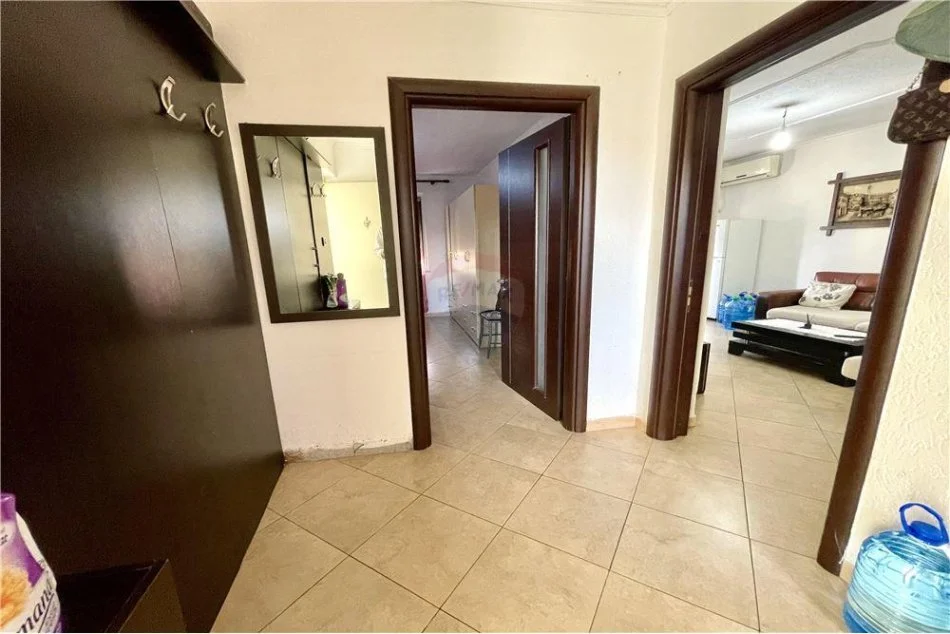Tirane, shitet apartament 2+1 Kati 5, 59 m² 95.000 € (Pediatria - Rruga Kongresi i Manastirit)