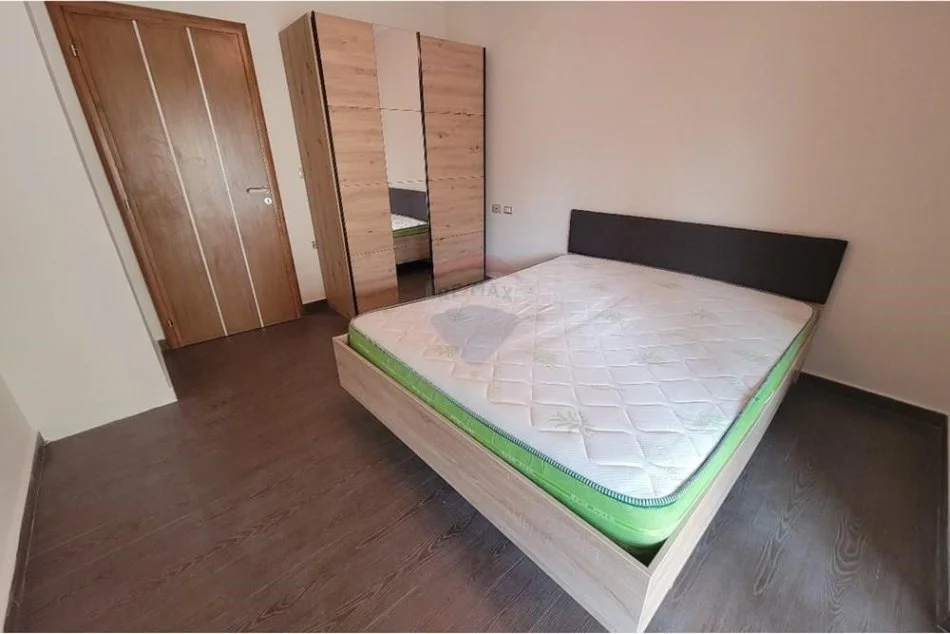 Tirane, jepet me qera apartament 1+1 Kati 3, 70 m² 550 € (Jepet apartament 1+1 me qira ne Brryl)