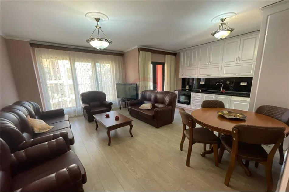 Tirane, jepet me qera apartament 1+1 Kati 3, 65 m² 500 € (Kodra e diellit)