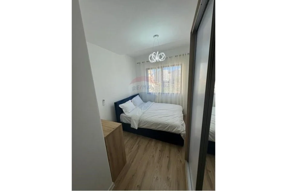 Tirane, jepet me qera apartament 2+1 Kati 3, 116 m² 700 € (Apartament 2+1+2 me qera prane Kompleksit Star)