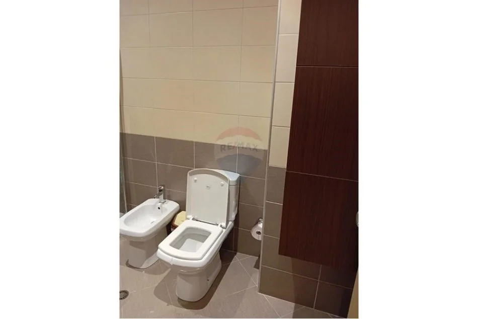 Tirane, jepet me qera apartament 1+1 Kati 4, 65 m² 600 € (Apartament me qira 1+1 me qira Tibo)