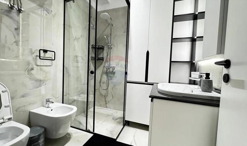 Tirane, jap me qera apartament 2+1 , 115 m² 1.000 € 