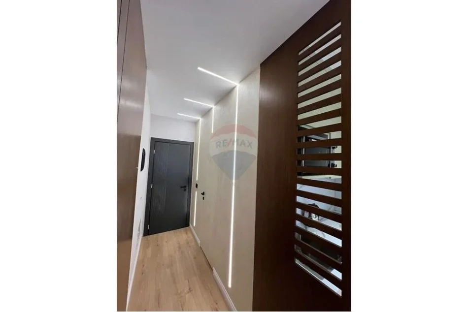 Tirane, jepet me qera garsonier , 40 m² 550 € (Rruga e Kavajës,)