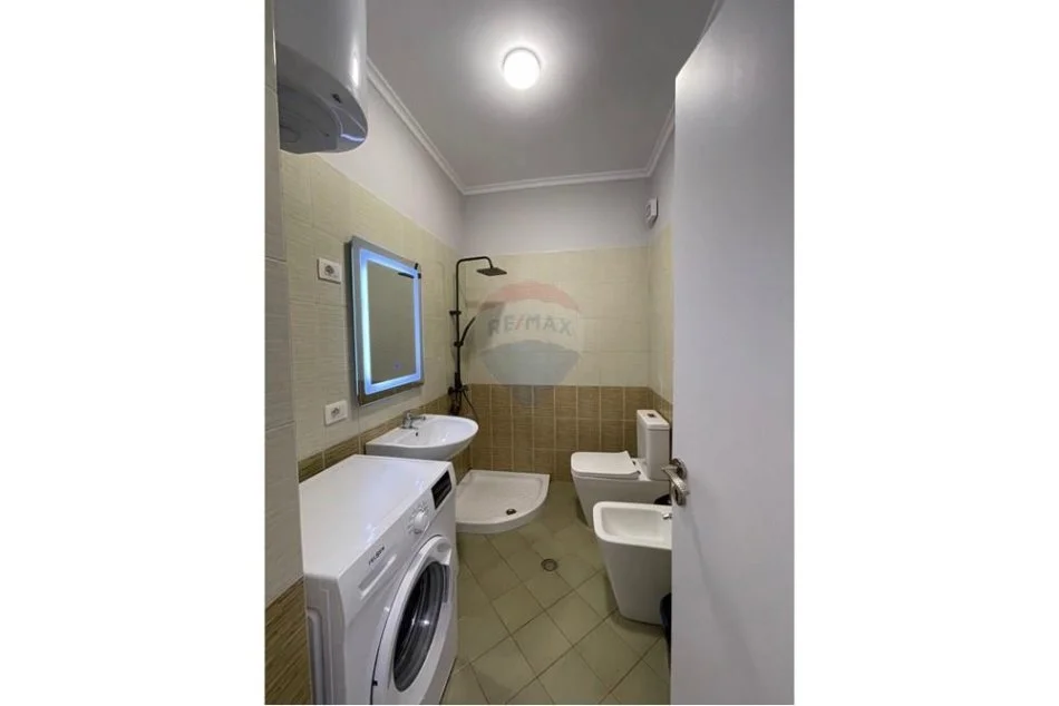 Tirane, shitet apartament 1+1 Kati 6, 74 m² 118.000 € (Astir)