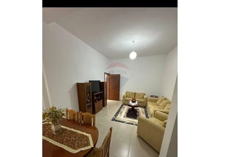Tirane, jepet me qera apartament 1+1 Kati 2, 73 m² 350 € (Rrethinë - Kinostudio, Shqipëri)