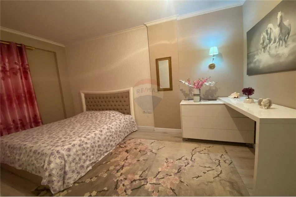 Tirane, jepet me qera apartament 2+1 Kati 7, 99 m² 700 € (Apartament 2+1 per qira tek Kontakti)