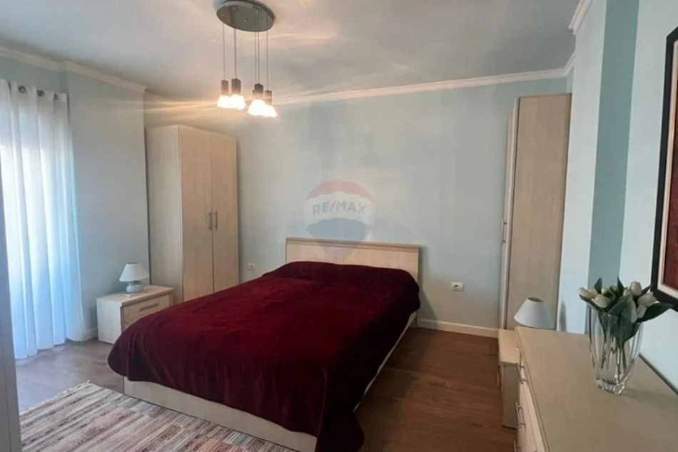 Tirane, jepet me qera apartament 2+1 Kati 5, 110 m² 1.300 € (Bllok, Shqipëri)