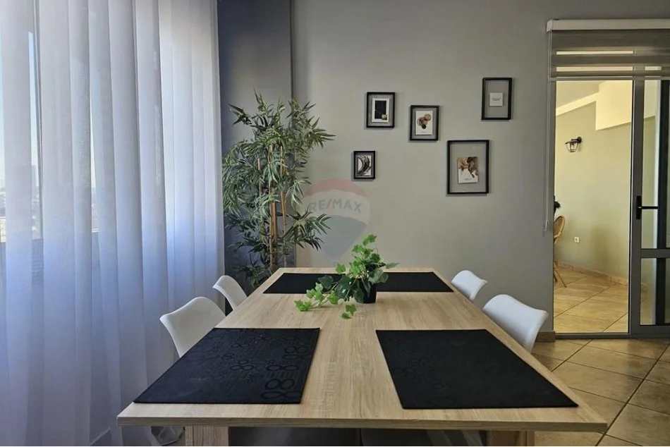 Tirane, shitet apartament 2+1+Ballkon , 114 m² 289.900 € (myslym shyri)