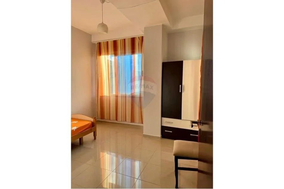 Tirane, jepet me qera 2+1 Kati 8, 72 m² 450 € (Astir)