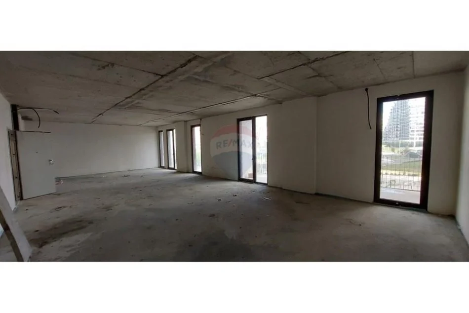 Tirane, jepet me qera ambjent biznesi Kati 1, 156 m² 2.000 € (rruga kosovareve)