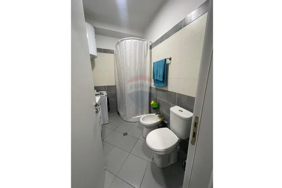 Tirane, jepet me qera apartament 2+1 Kati 3, 89 m² 700 € (Komuna e Parisit - Eleonora)