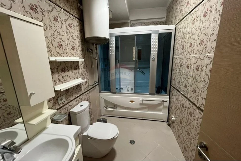 Tirane, jepet me qera apartament 2+1 Kati 6, 110 m² 650 € 