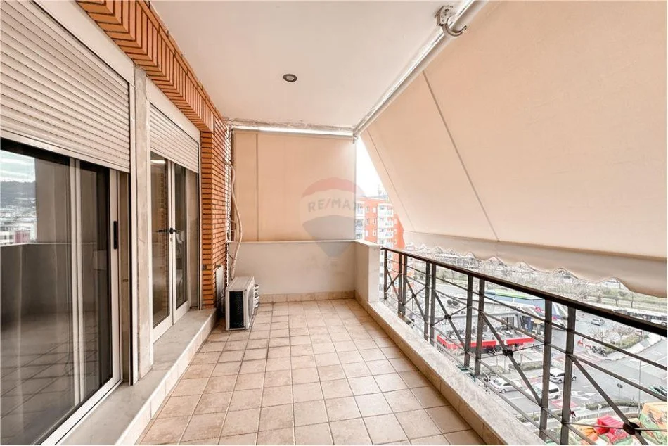 Tirane, jepet me qera apartament 1+1 Kati 8, 67 m² 600 € (Kompleksi Delijorgji)