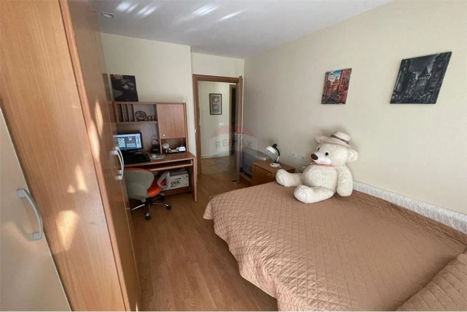 Tirane, jepet me qera apartament 2+1 Kati 7, 95 m² 850 € (Blloku, Garda)