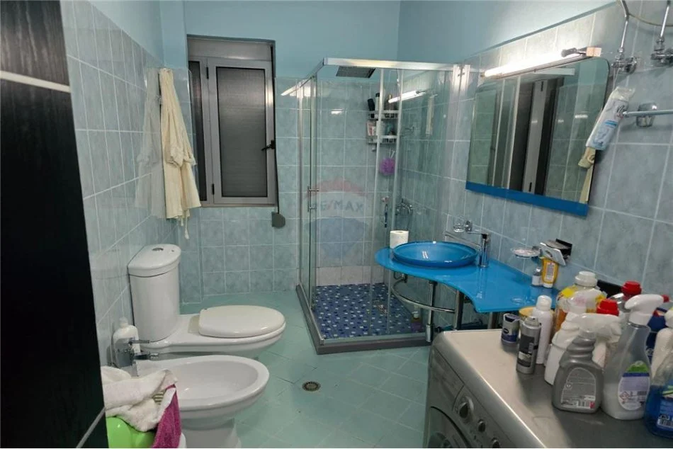 Vlore, shitet apartament 1+1+Ballkon Kati 7, 91 m² (Lungomare)