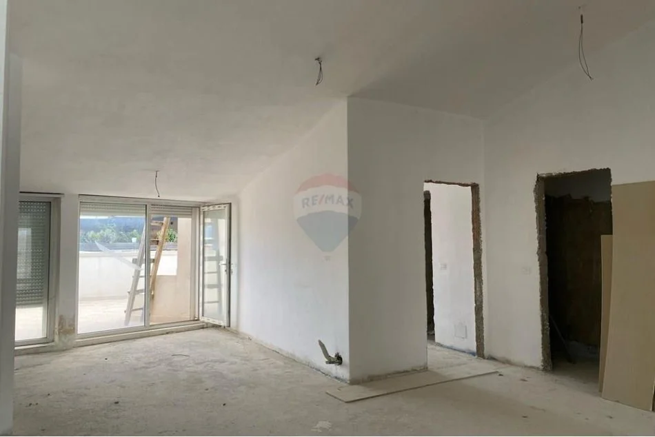 Tirane, shitet apartament duplex 4+1+Ballkon Kati 1, 285 m² 510.000 € 